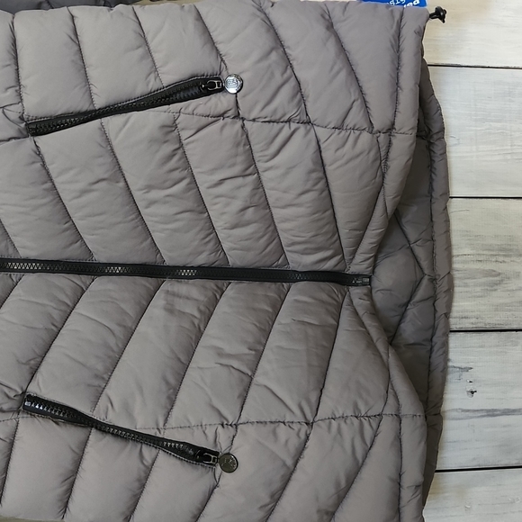 Lord & Taylor Bernardo EcoPlume Packable Walker in Charcoal Women's Size Medium - Picture 7 of 14